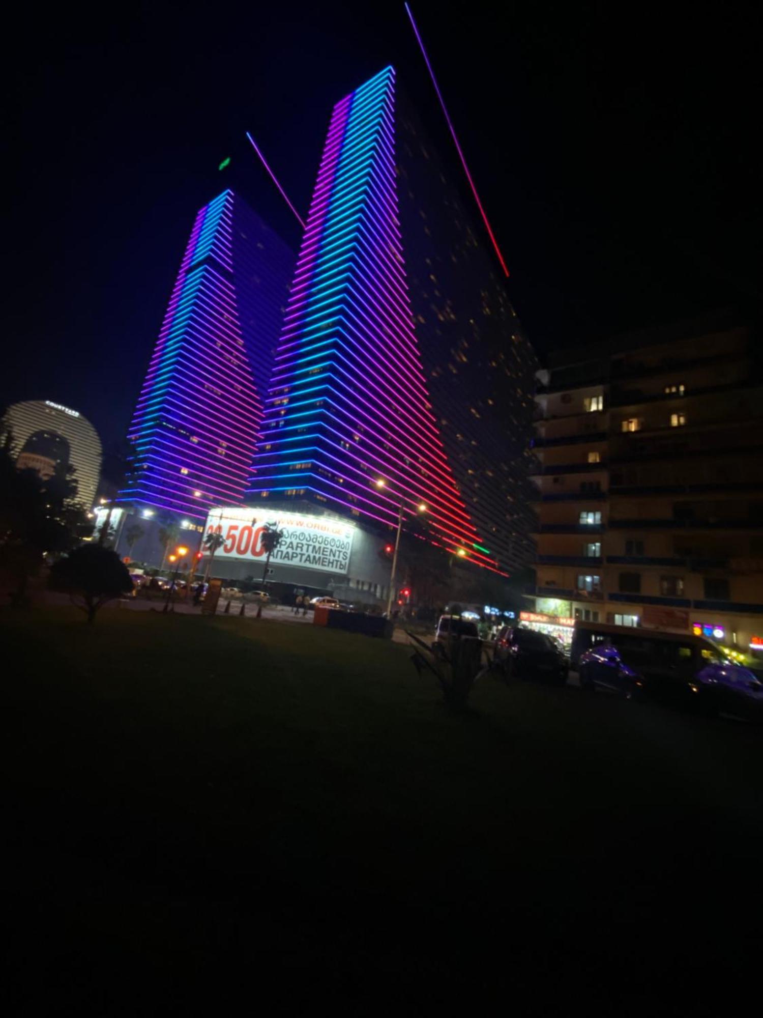 Delux Sea View Aparthotel In Orbi City Batumi Exteriör bild