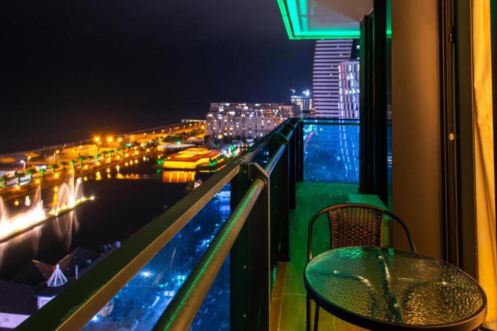Delux Sea View Aparthotel In Orbi City Batumi Exteriör bild