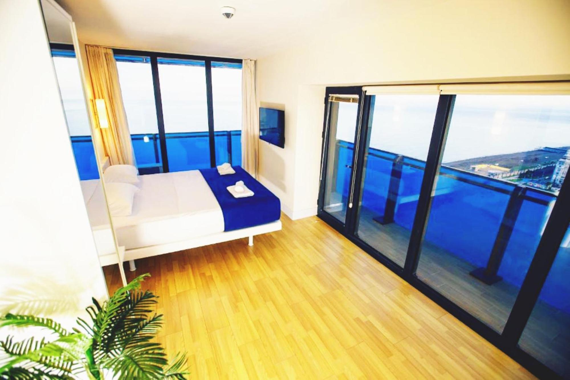 Delux Sea View Aparthotel In Orbi City Batumi Exteriör bild