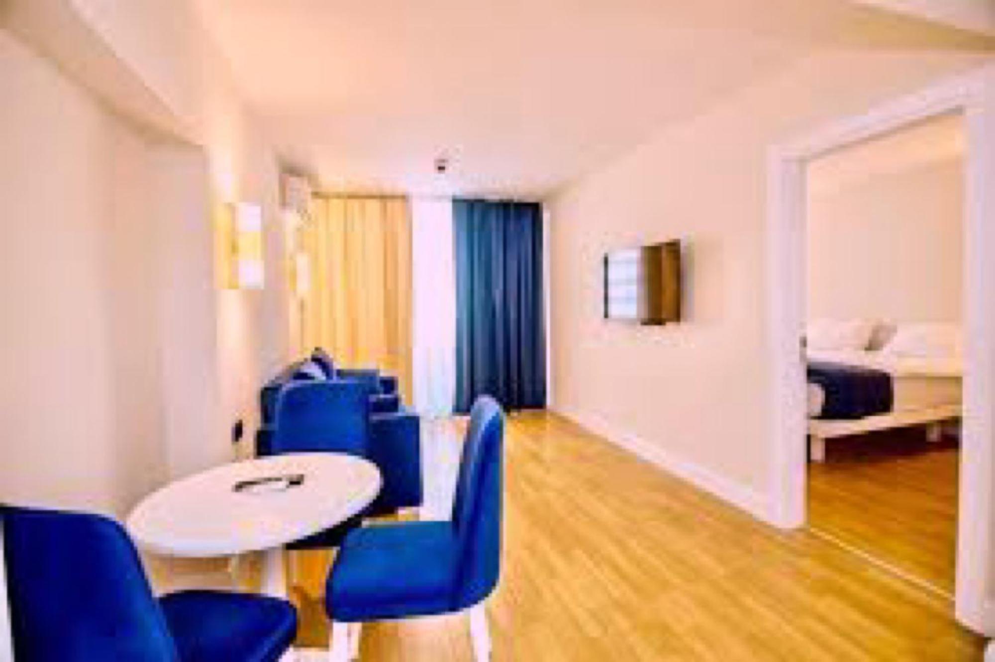 Delux Sea View Aparthotel In Orbi City Batumi Exteriör bild