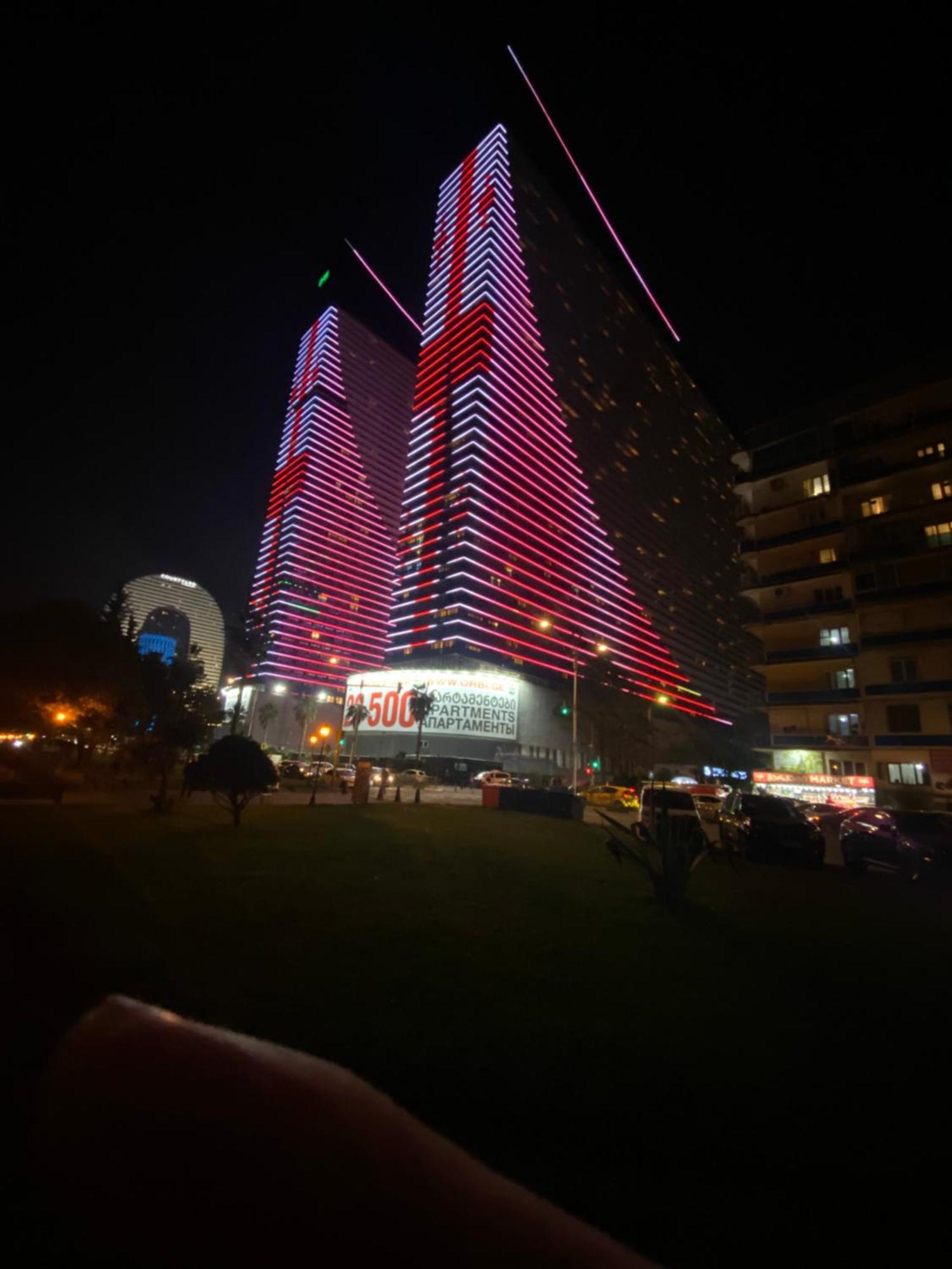 Delux Sea View Aparthotel In Orbi City Batumi Exteriör bild