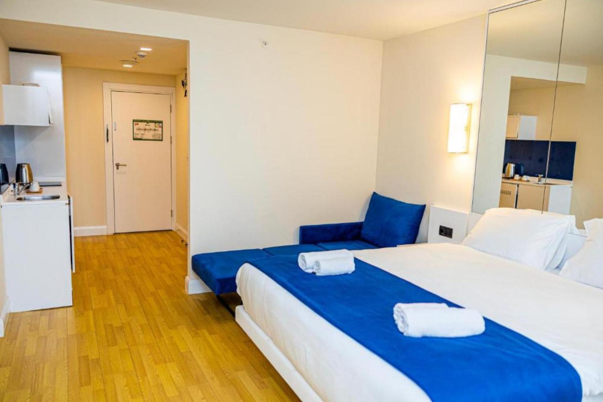 Delux Sea View Aparthotel In Orbi City Batumi Exteriör bild