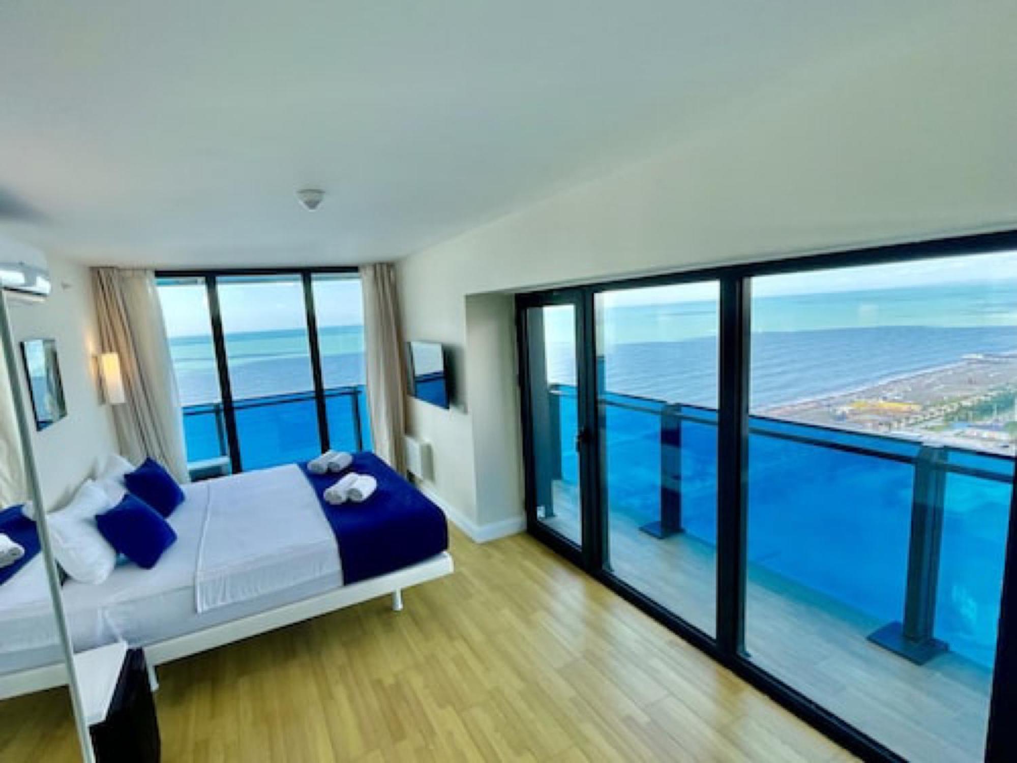Delux Sea View Aparthotel In Orbi City Batumi Exteriör bild
