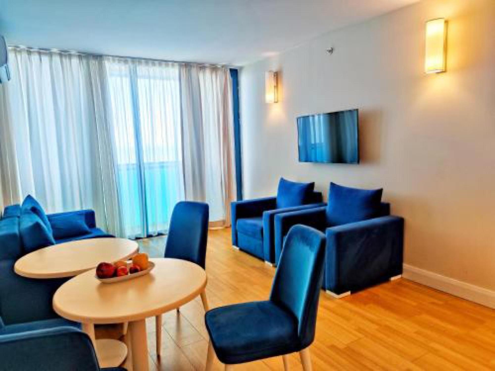Delux Sea View Aparthotel In Orbi City Batumi Exteriör bild