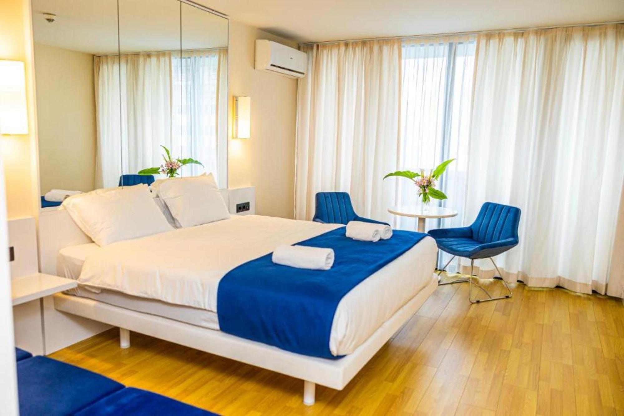 Delux Sea View Aparthotel In Orbi City Batumi Exteriör bild